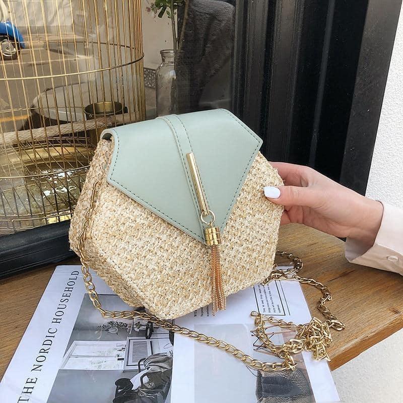 Bolsa Hexágono Aguilera use o cupom PRIMEIRACOMPRA e garanta 12%OFF