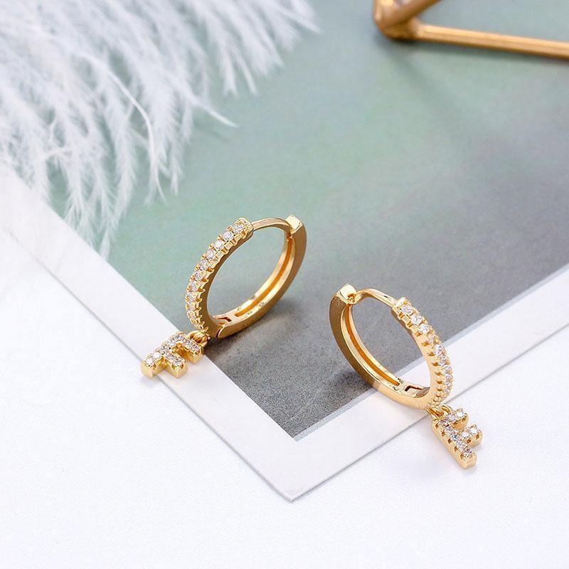 Brinco Argola Zirconia Letras - Sua Boutique