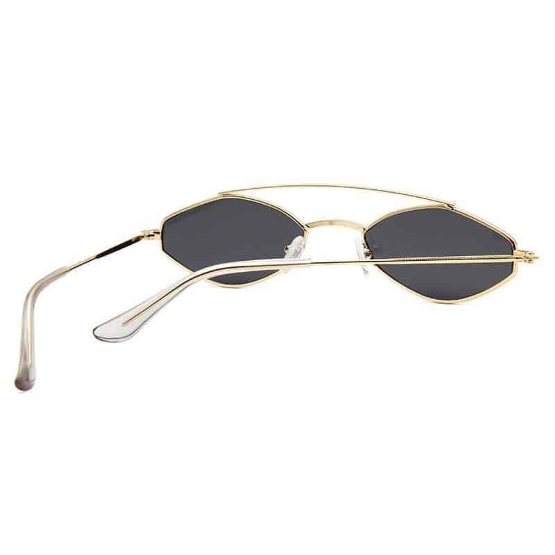 Óculos de Sol Oval Retrô Lady use o cupom PRIMEIRACOMPRA e garanta 12%OFF