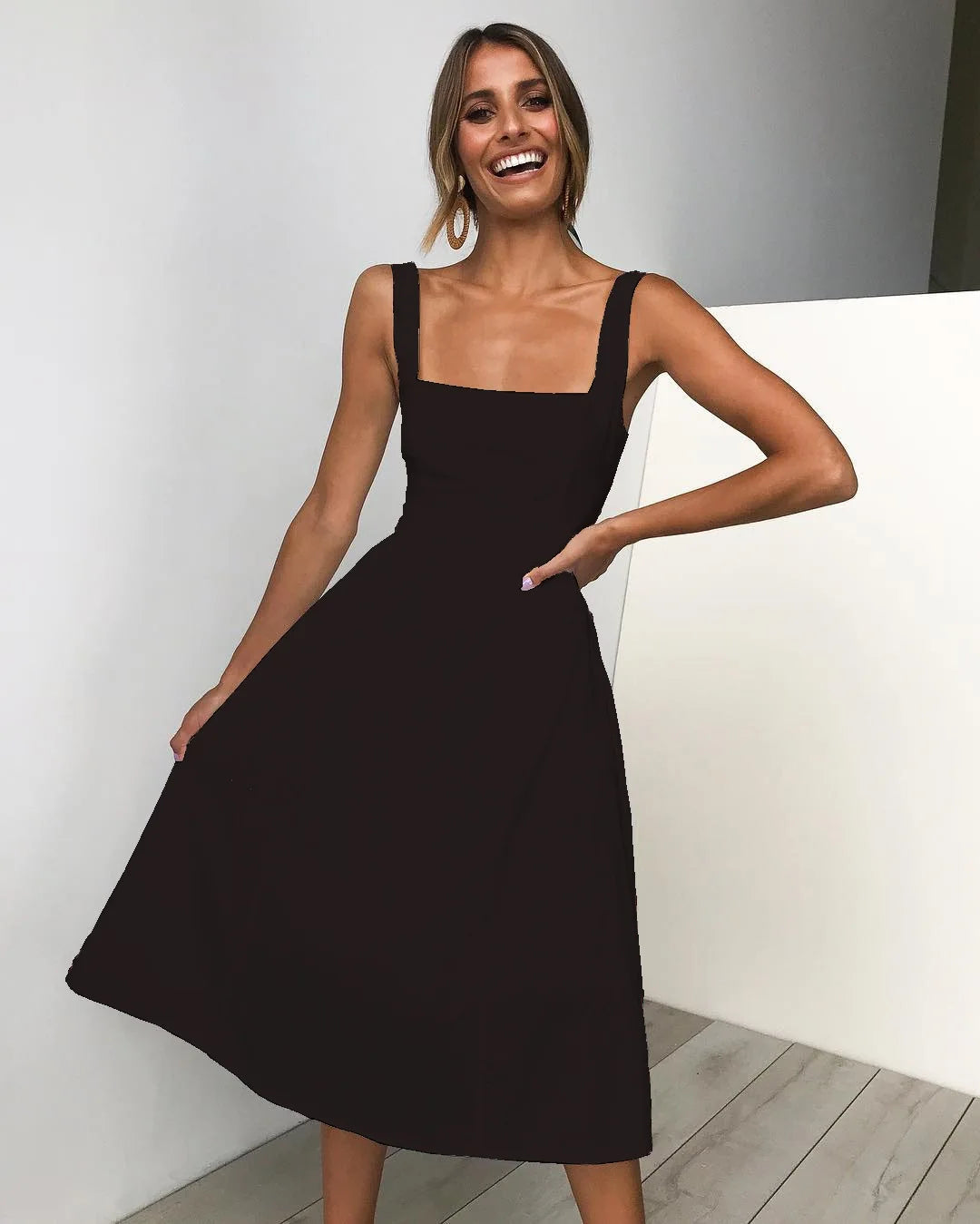 Vestido Midi Decote Reto