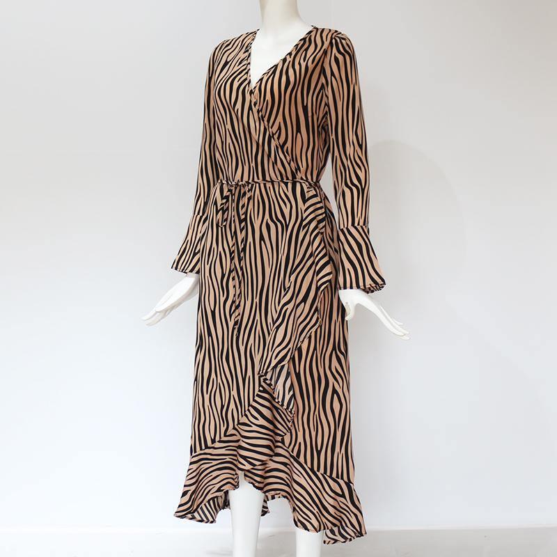 Vestido Midi Animal Print Ísis use o cupom PRIMEIRACOMPRA e garanta 12%OFF