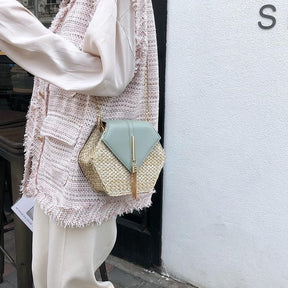 Bolsa Hexágono Aguilera use o cupom PRIMEIRACOMPRA e garanta 12%OFF