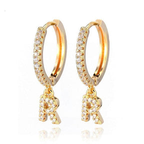 Brinco Argola Zirconia Letras - Sua Boutique