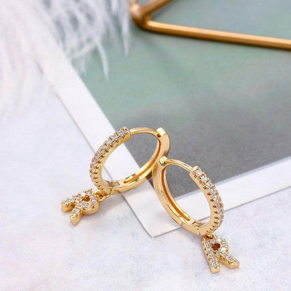 Brinco Argola Zirconia Letras - Sua Boutique
