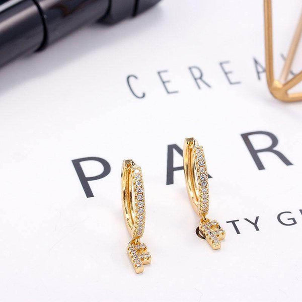 Brinco Argola Zirconia Letras - Sua Boutique
