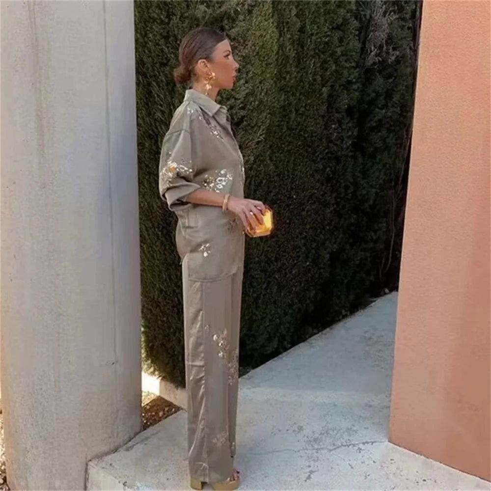 Conjunto Calça e Camisa detalhes Bordados - Sua Boutique