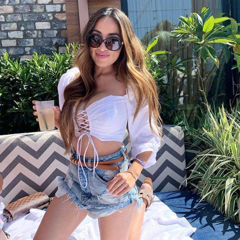 Cropped Decote Trançado com Mangas Bufantes - Sua Boutique