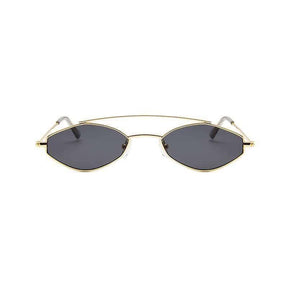 Óculos de Sol Oval Retrô Lady use o cupom PRIMEIRACOMPRA e garanta 12%OFF