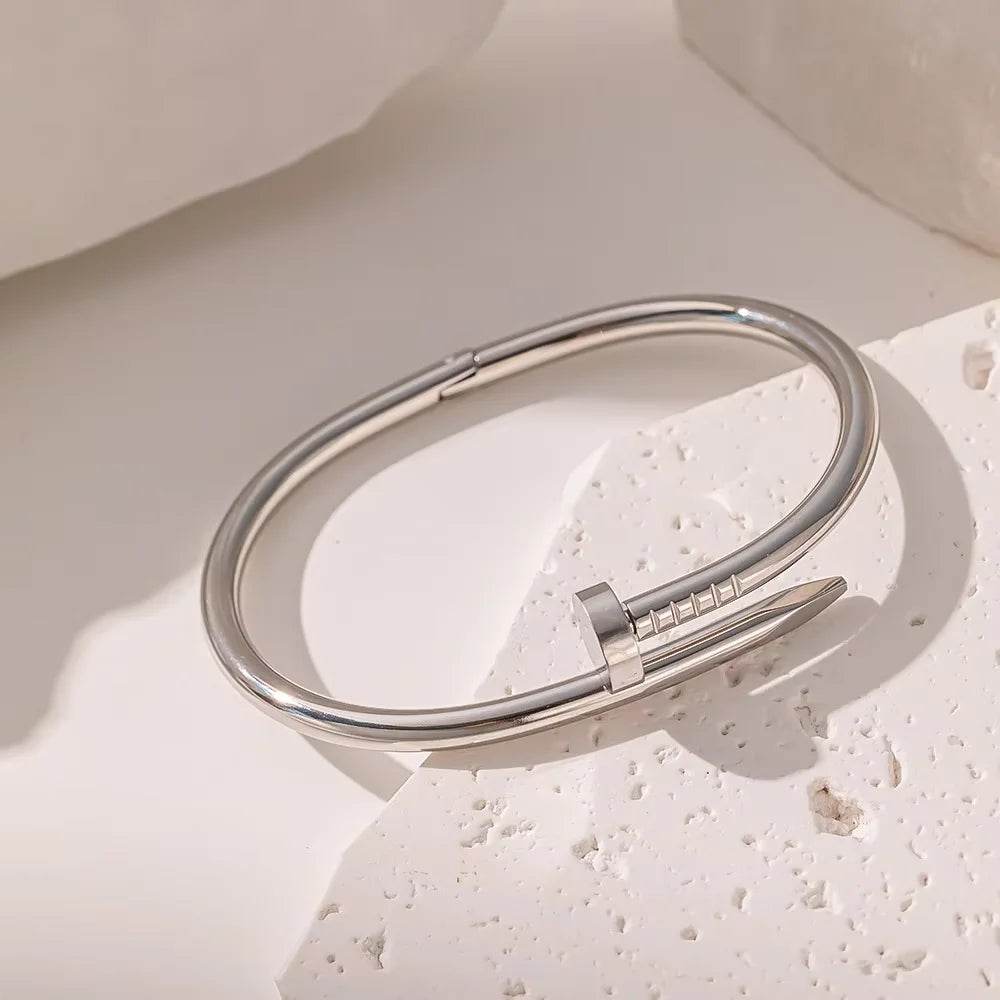 Bracelete Prego Banhado em Ouro 18K - Sua Boutique