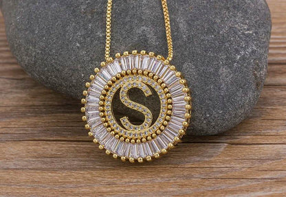 Colar Arco Letras Zircônia - Sua Boutique